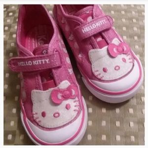 NEW LISTING! Hello Kitty 7.5M Keds Tennis Shoes